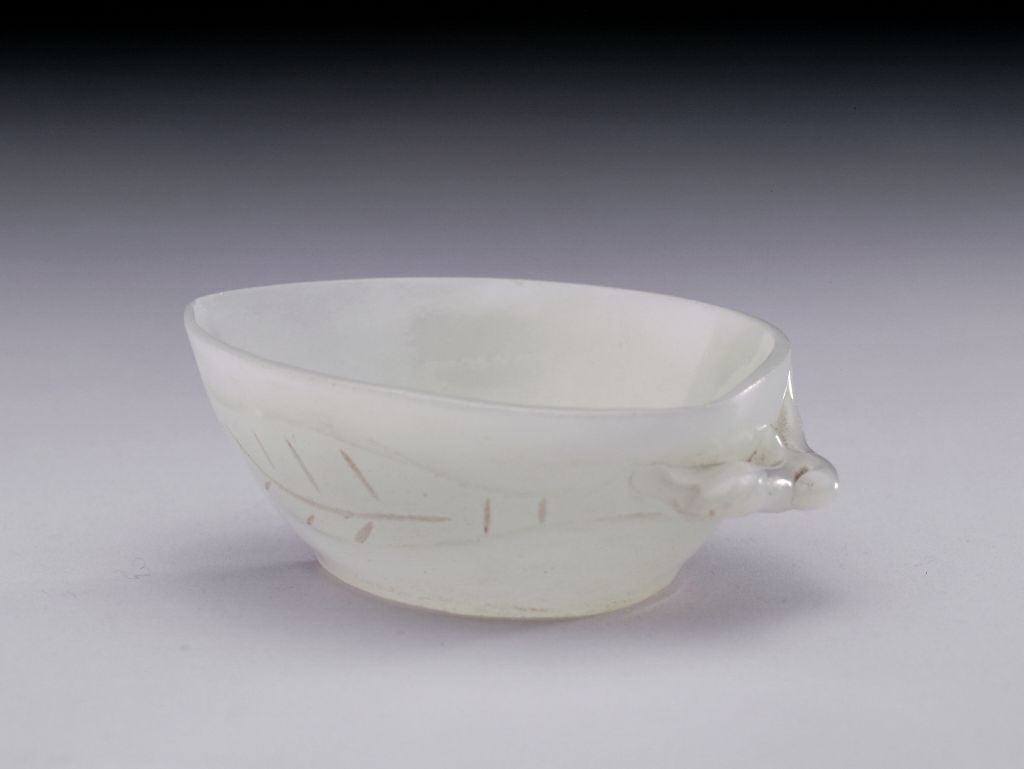 图片[1]-White glass single-ear peach cup-China Archive